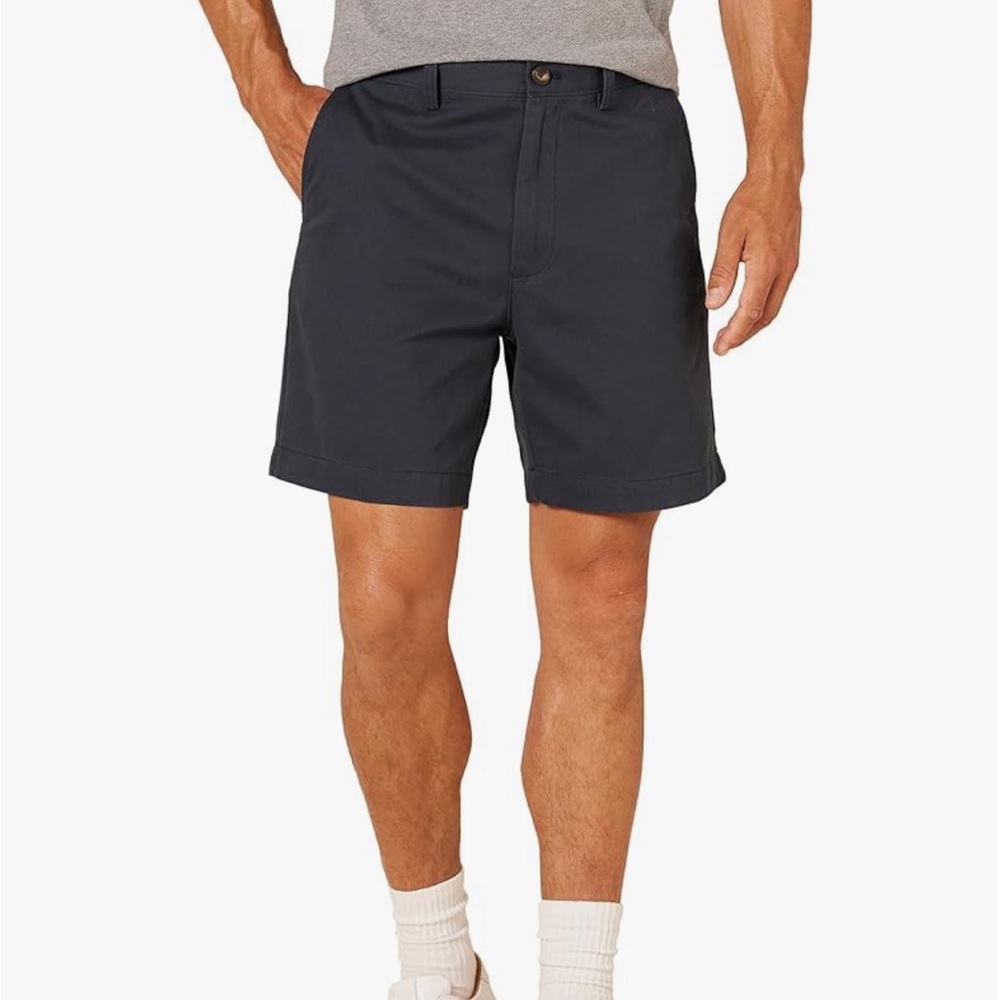 NWT Men’s Amazon Essentials Cargo Shorts